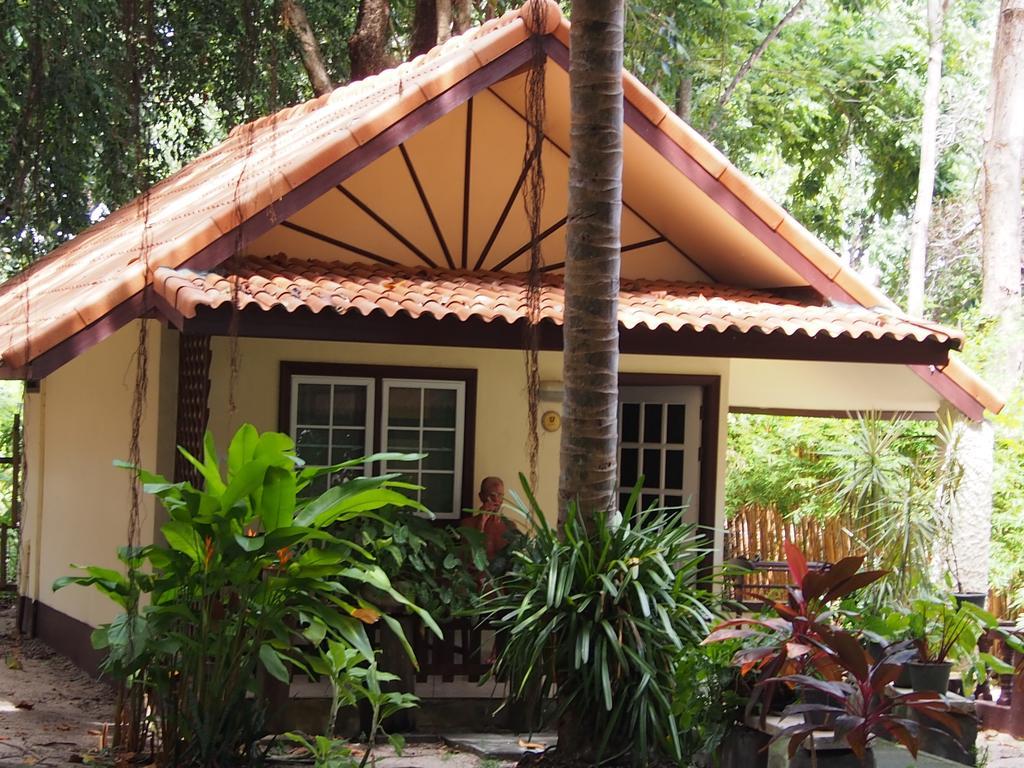 Harry'S Bungalows Mae Nam Esterno foto